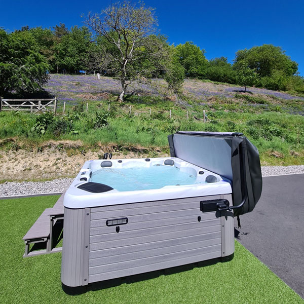 Glamping with hot tub